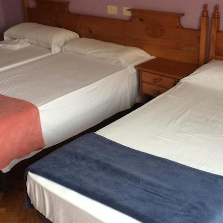 Albergue Hostal Telmo Tui Esterno foto