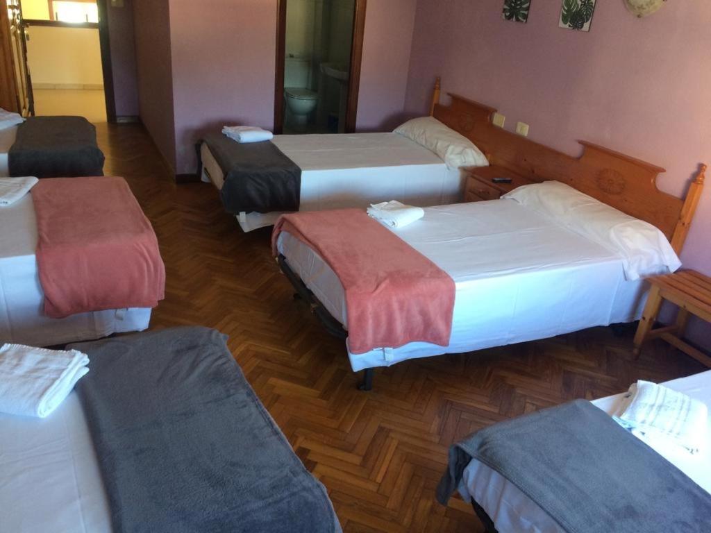 Albergue Hostal Telmo Tui Esterno foto