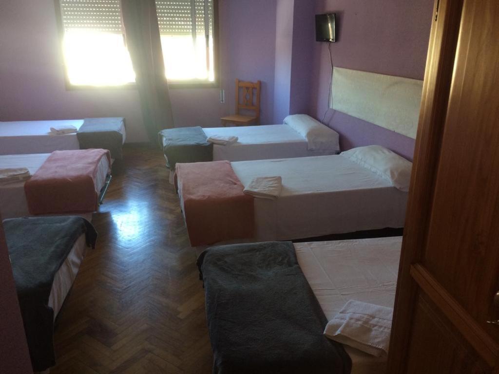 Albergue Hostal Telmo Tui Esterno foto